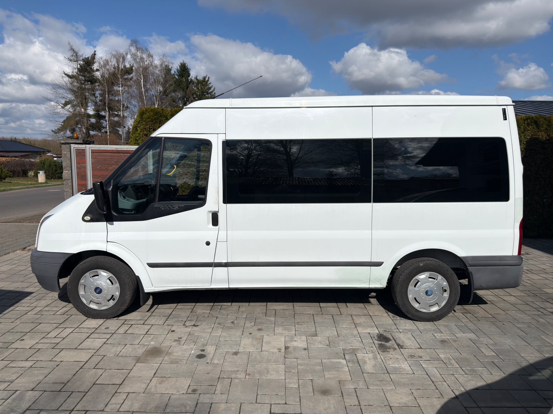 Ford Transit Minibus L2H2 9 míst